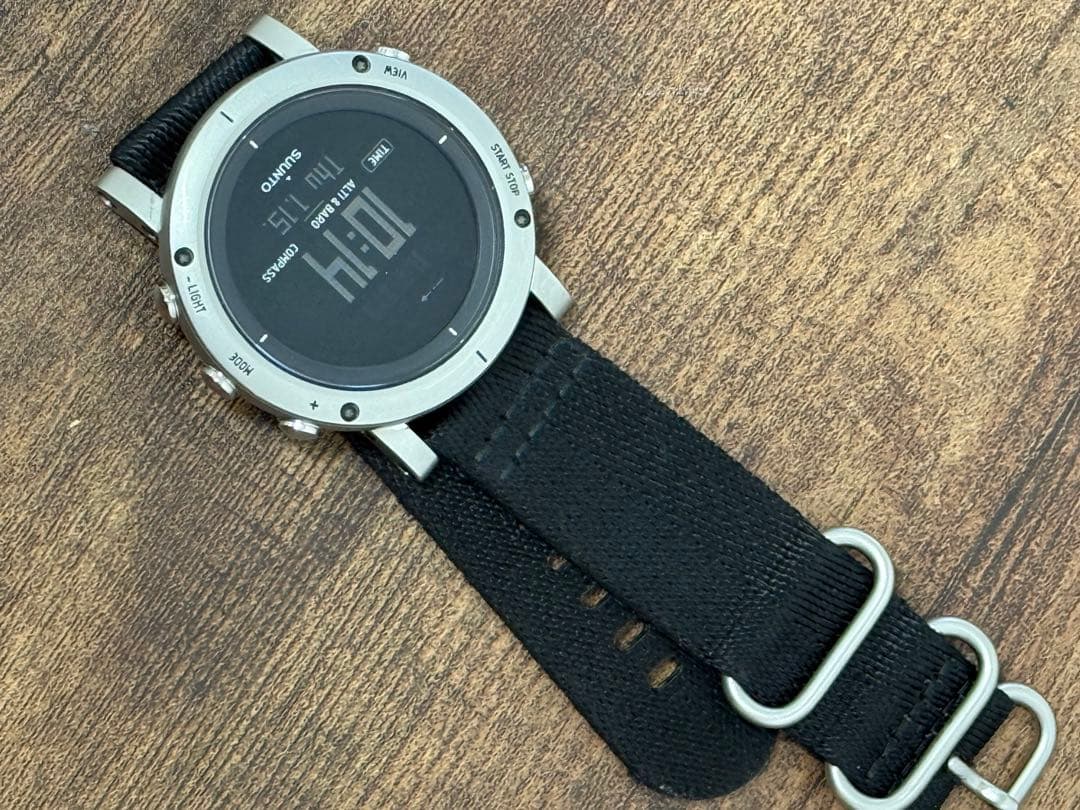美品 動作確認済 スント SUUNTO エッセンシャル ESSENTIAL