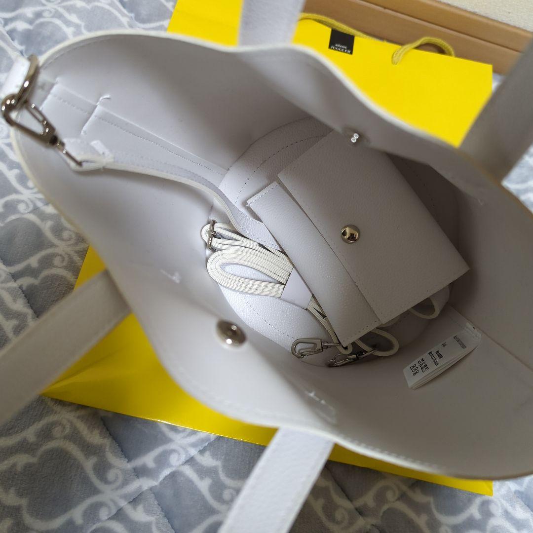 新品　アダムスジャグラー　今期バッグ ホワイト