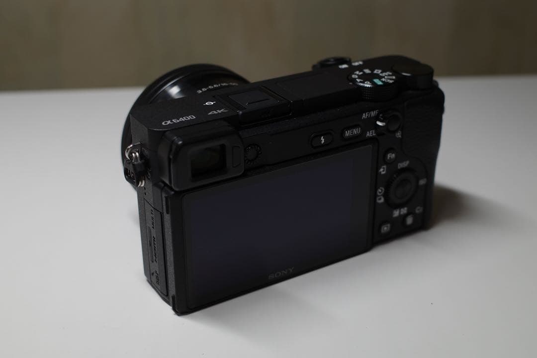 SONY α6400 ILCE-6400 パワーズームレンズキット　おまけ付き