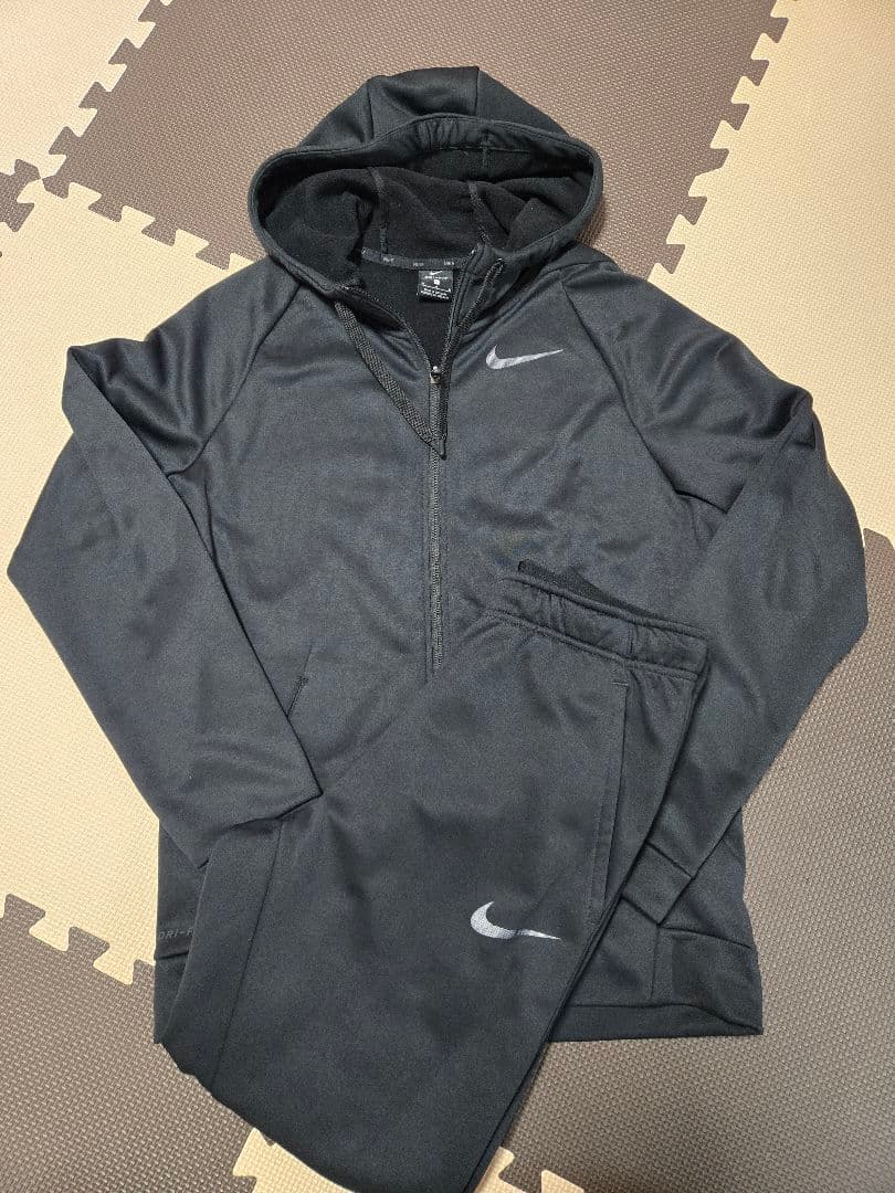 Nike フード付きジャージ上下セット ブラック　セットアップ　美品