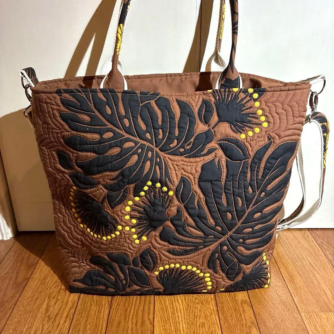 ハワイアン　ミシンキルト　トートバッグ　　大きめ