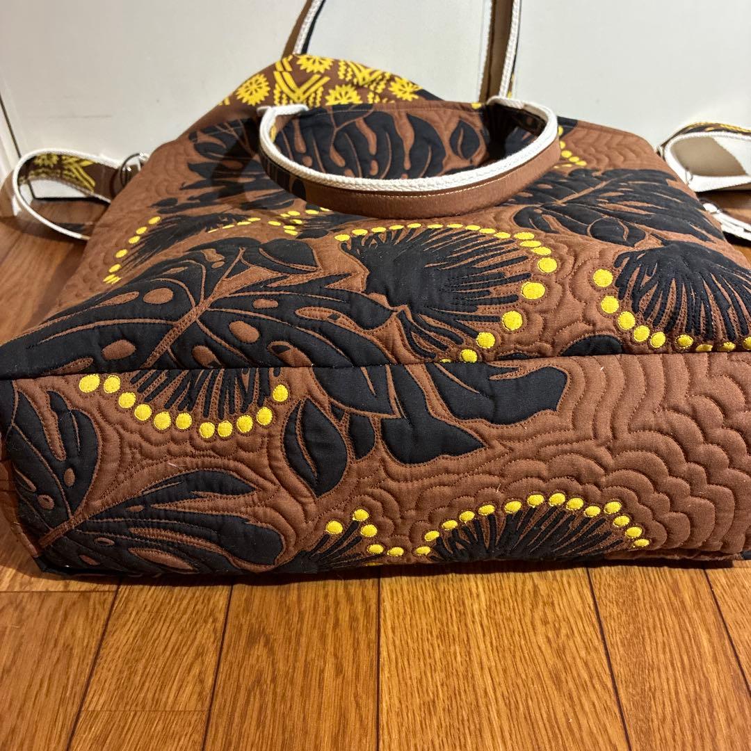 ハワイアン　ミシンキルト　トートバッグ　　大きめ
