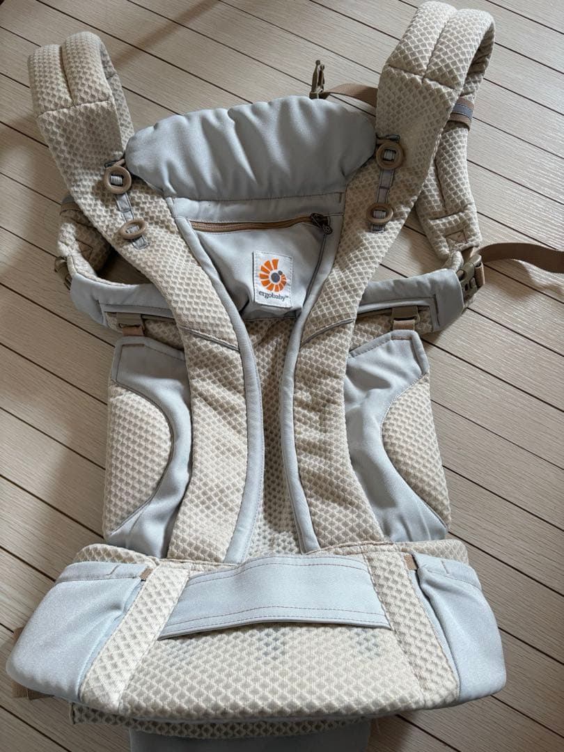 ベビービョルン OMNI BREEZE サンドベージュ