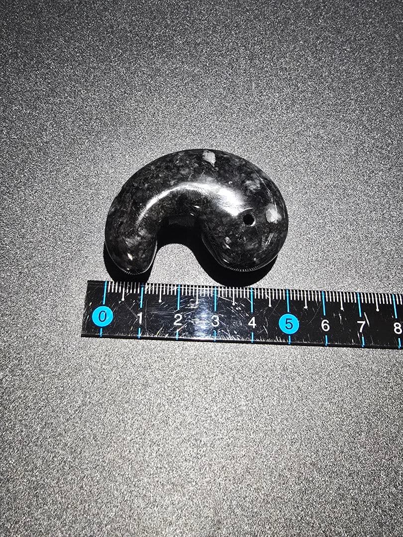 2 黒翡翠　天然　翡翠　大型　勾玉　天然石　レア物　ヒスイ　天然石　鉱物　勾玉