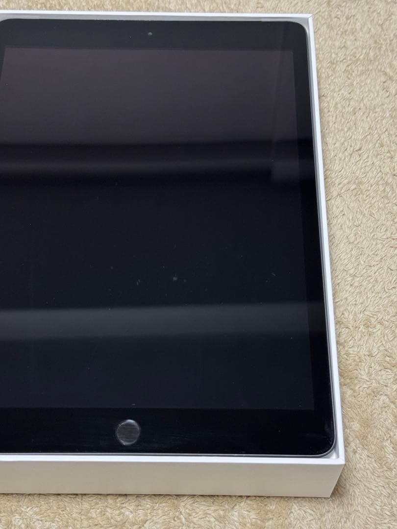apple iPad 第8世代　32GB simフリー スペースグレー