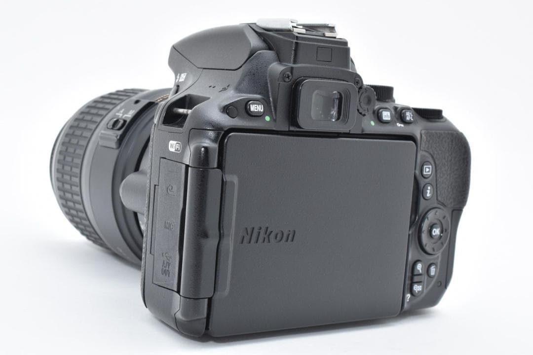 【大人気】 Nikon ニコン D5500 レンズキット デジタル一眼カメラ