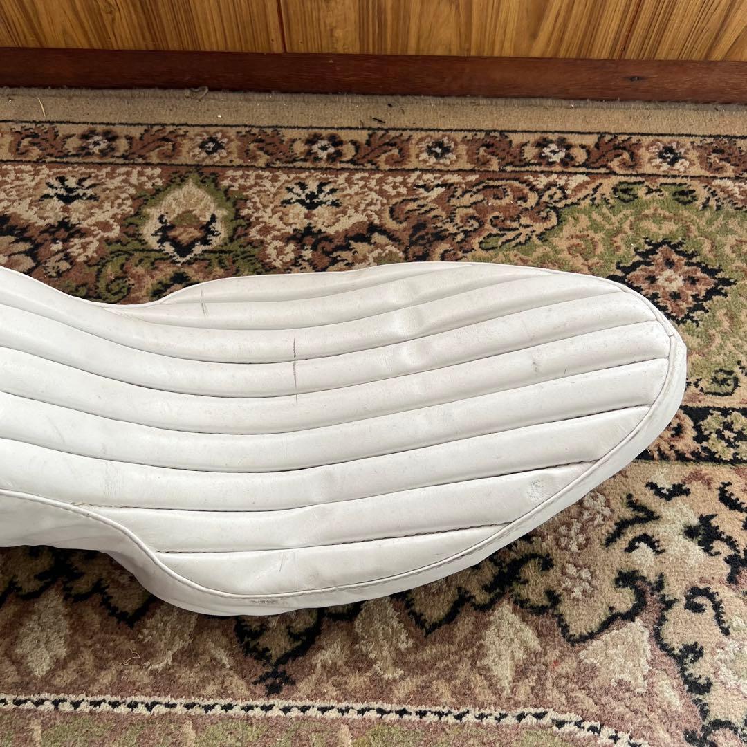 キング＆クイーンシート　ホワイト　ナックル　パン　ショベル