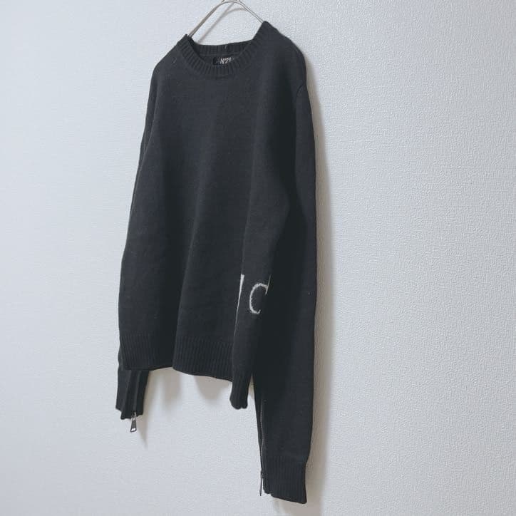 ヌメロヴェントゥーノ　ニット　セーター　毛100　袖ジップ　ロゴ　長袖