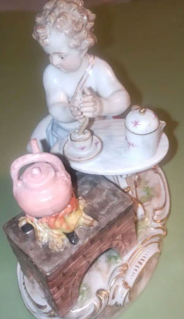 靴*も様 美品 マイセン ホットチョコレートを作る天使 フィギュリン