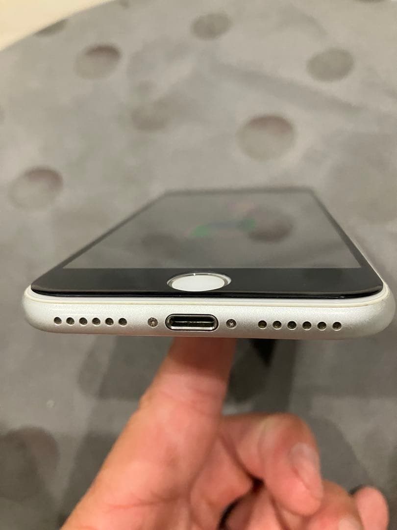 Apple iPhone 8 ホワイト SIMフリー