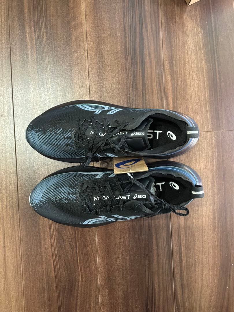 アシックスメガブラスト新品27.5センチ