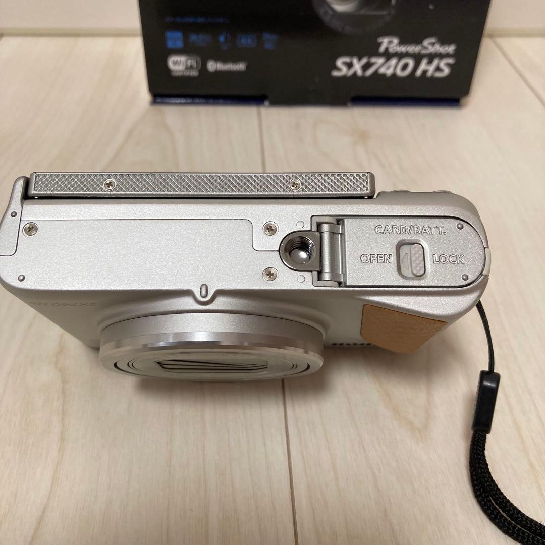【美品】Canon PowerShot SX740 HS シルバー電池2つ付き