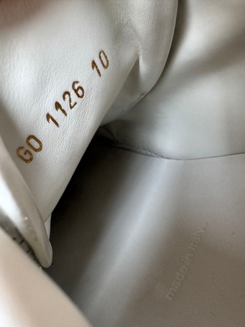 ルイヴィトン　LOUIS VUITTON メタリックシルバー スニーカー　10