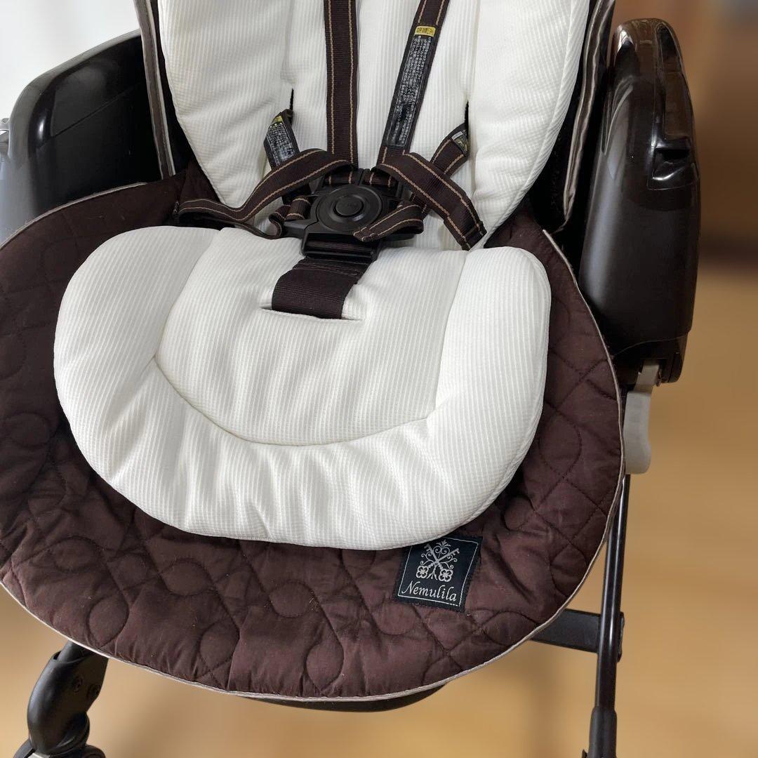 Combi nemulila AUTO SWINGベビーラック・チェア