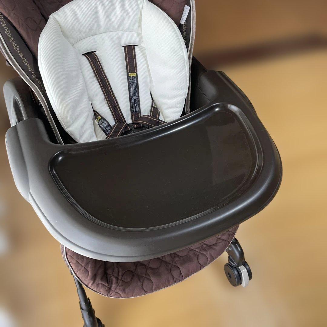 Combi nemulila AUTO SWINGベビーラック・チェア