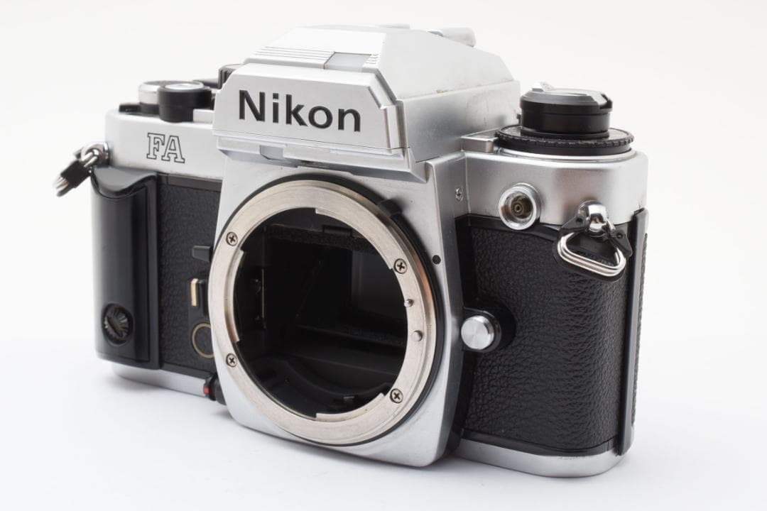 超美品 NIKON FA シルバー 箱付き　説明書付 モルト新品交換済 B204