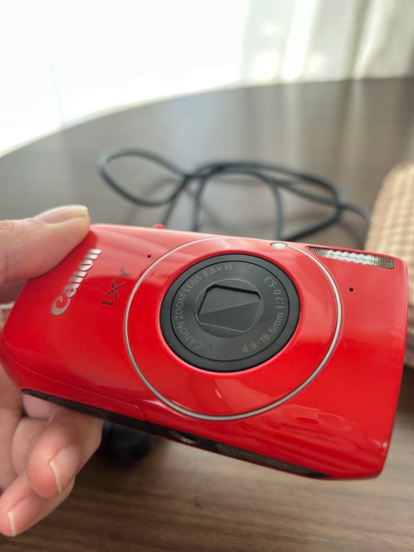 キャノン IXY 30S デジカメ 無印良品ケースおまけ　バッテリー新品！