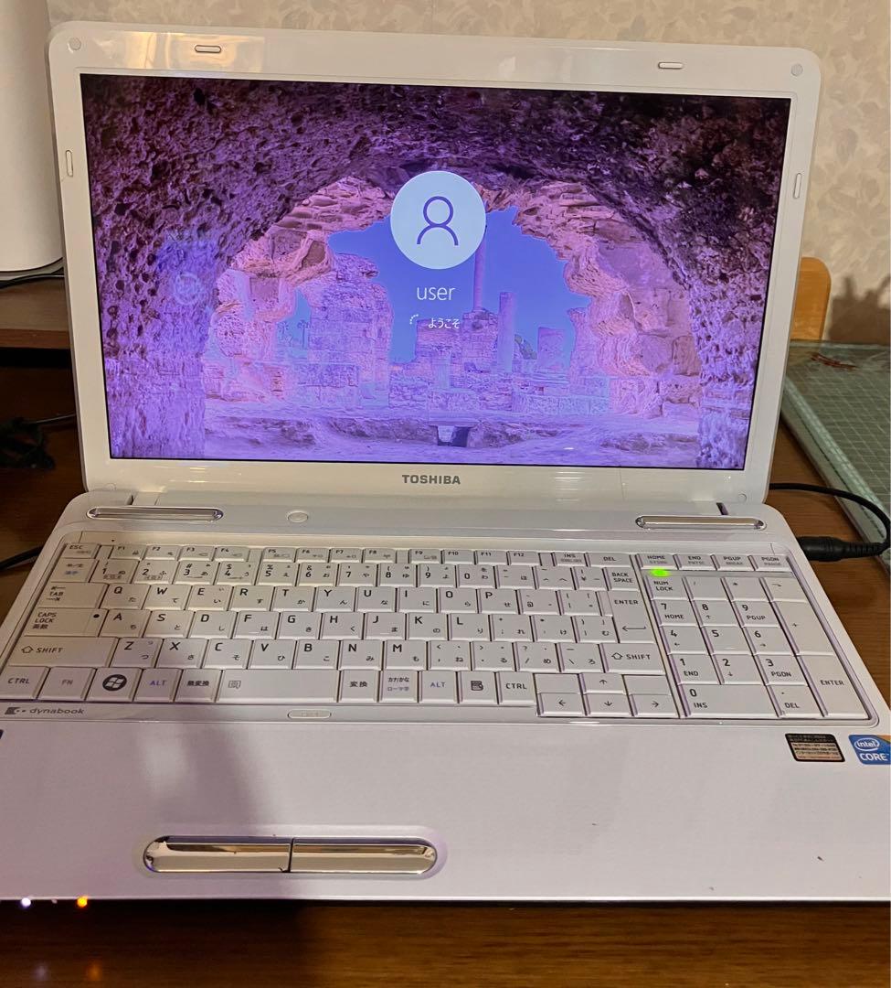 TOSHIBA ノートPC ホワイト