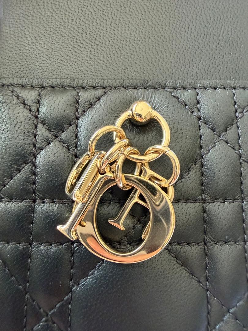 ディオール　iPhone17promaxケース✳︎未使用に近い