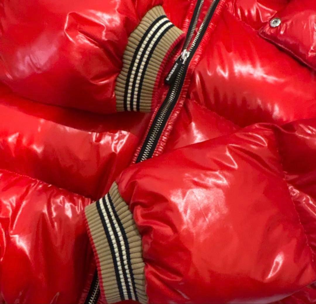 BURBERRY レッド ダウンコート フード付き