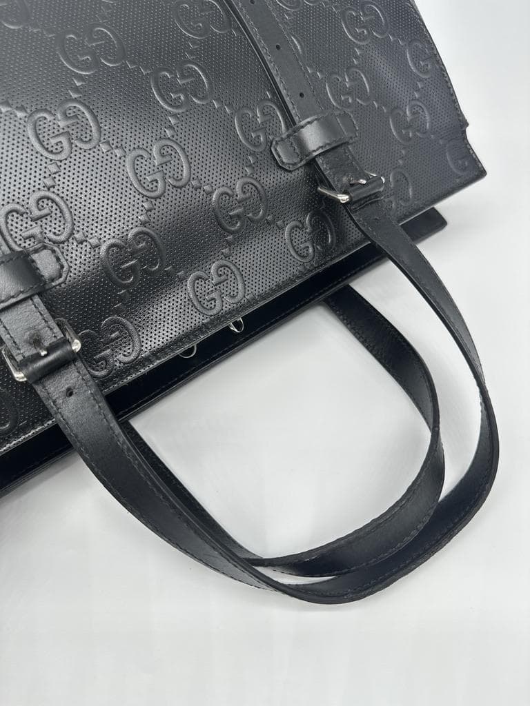【極美品】 グッチ トートバッグ　エンボス GG ビジネスバッグ ブラック