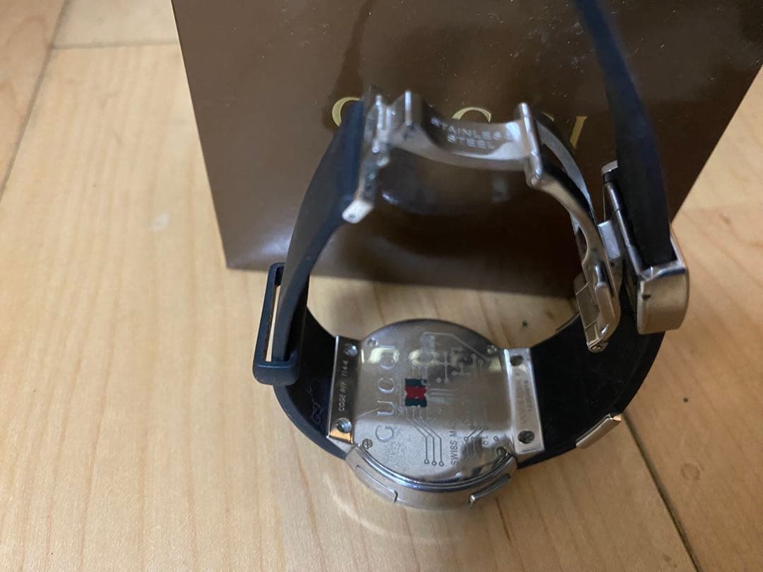 GUCCI デジタルウォッチ (バッテリー交換必要)