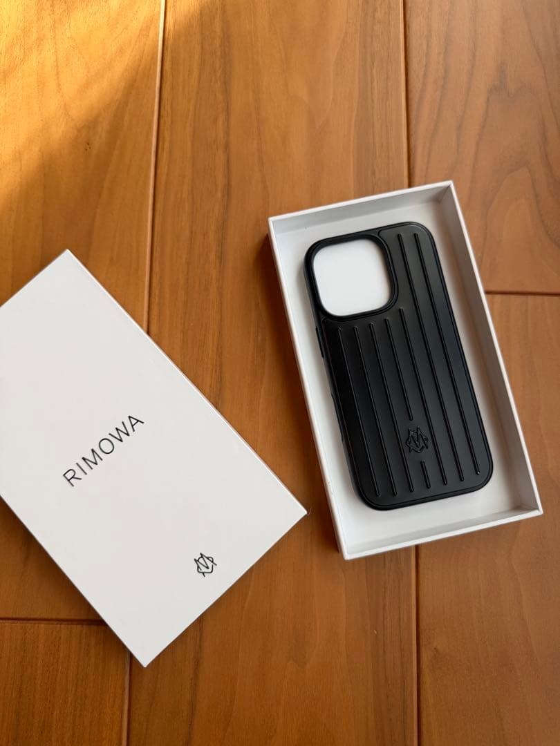 RIMOWA ブラック iPhone 16 Pro ケース