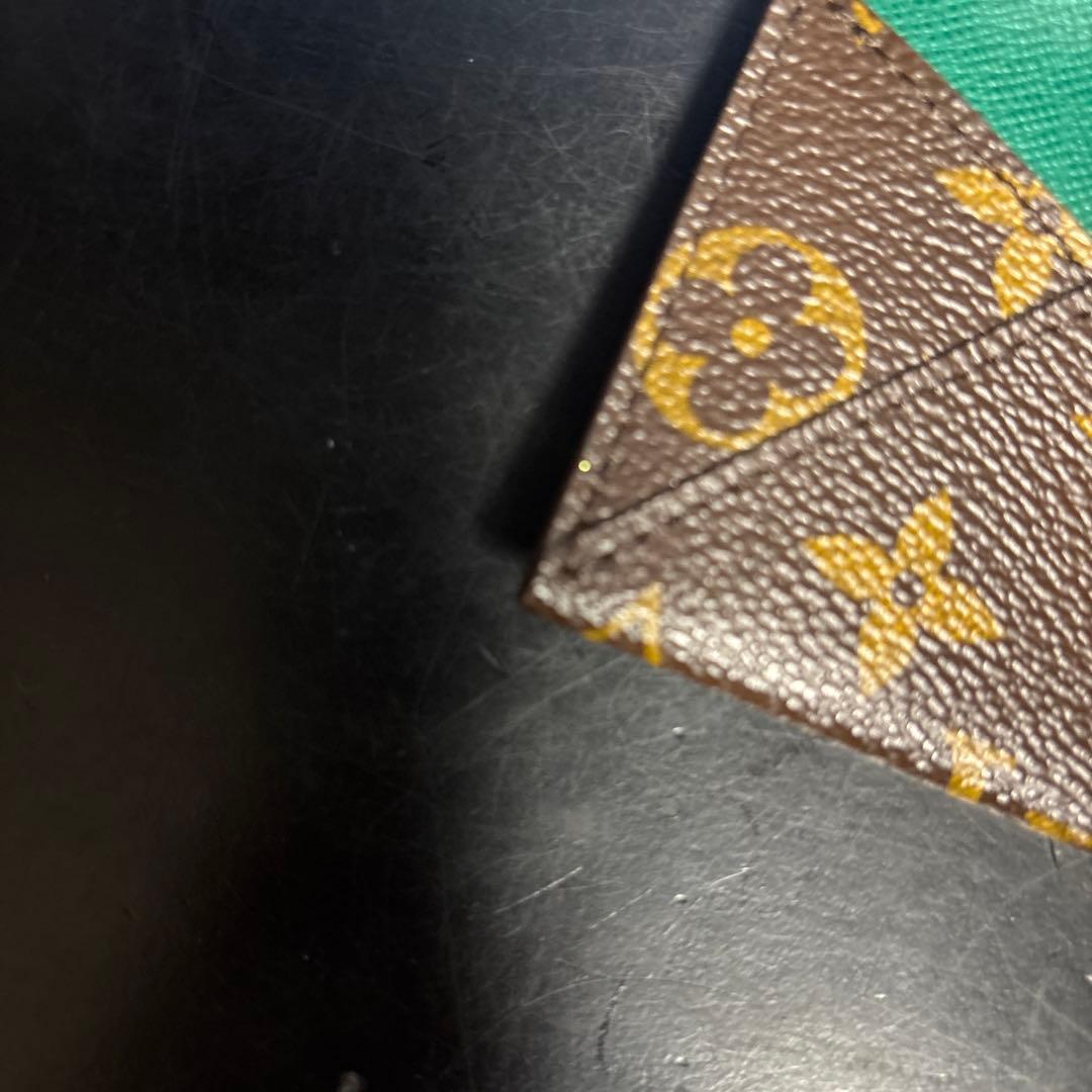 LOUIS VUITTONケース