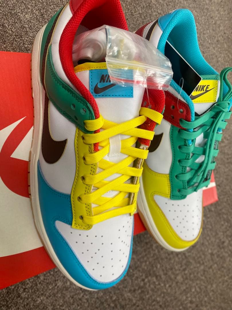 新品正規品　NIKE DUNK low FREE99