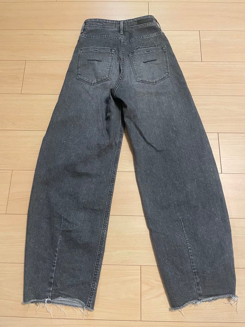 yanuk ヤヌーク　カーブテーパード　LAURA ローラ　CUG 23