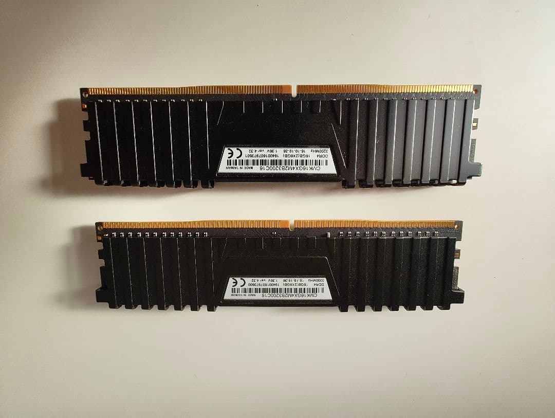 メモリー CORSAIR VENGEANCE LPX 32GB(16x2) 3200MHz