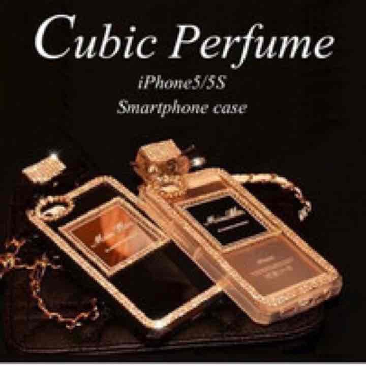 ラインストーン香水型iPhoneケース