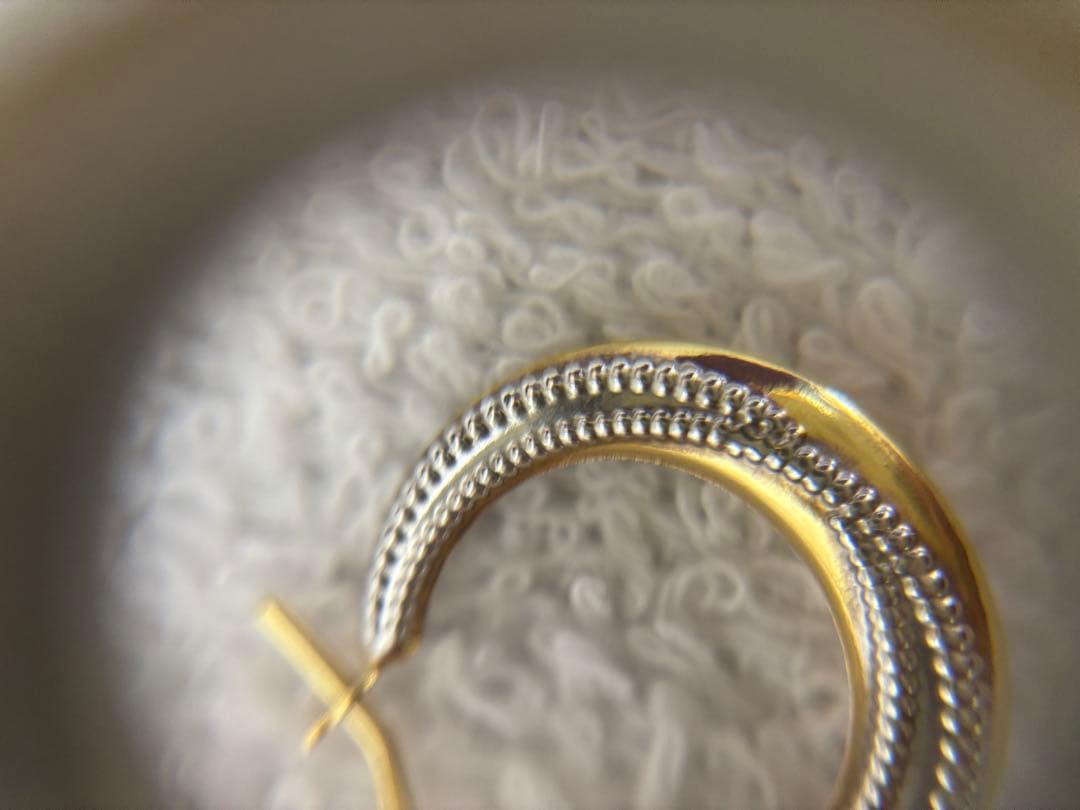 K18　ゴールド　ピアス　片耳　ウノアエレ　フープピアス