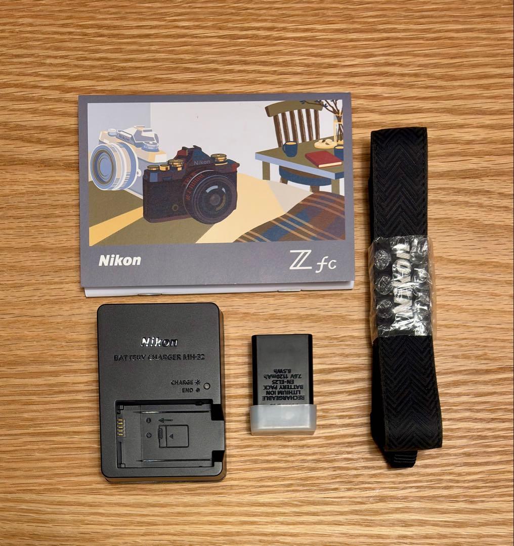 Nikon Zfc 16-50VRレンズキット カスタム外装 単焦点レンズ付属