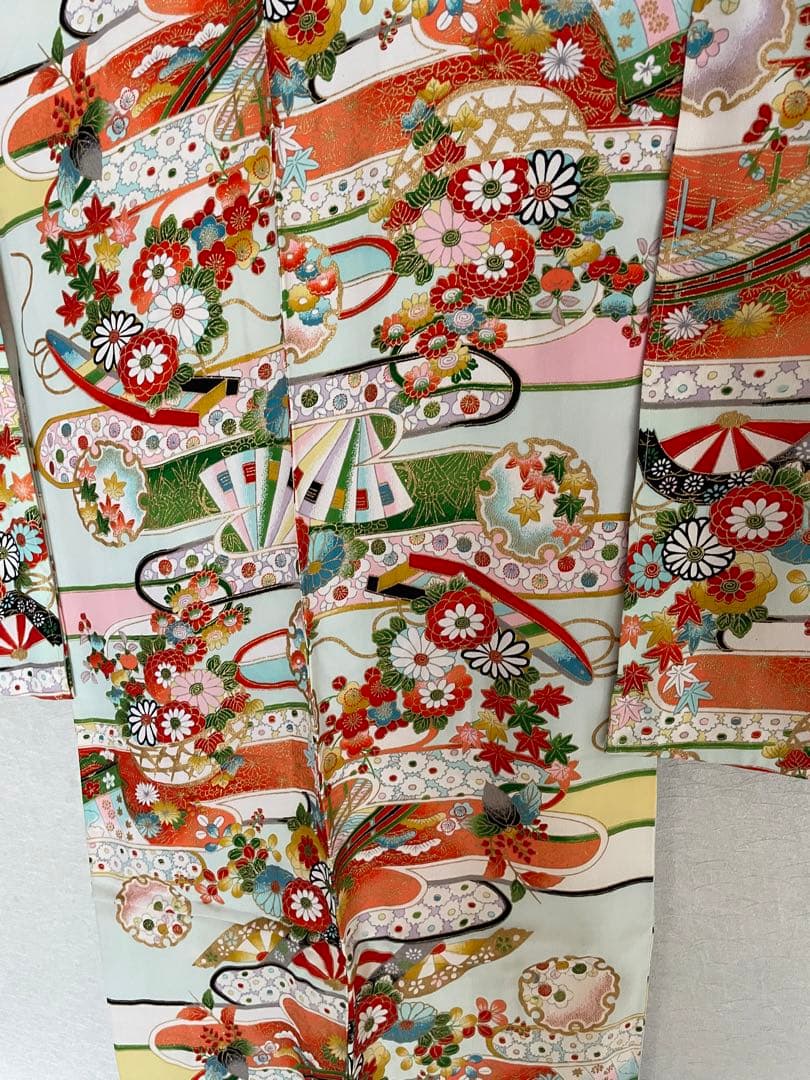 新品　未使用　高級　正絹　着物　七五三　お宮参り　しつけ付き　女子　古典柄　和柄