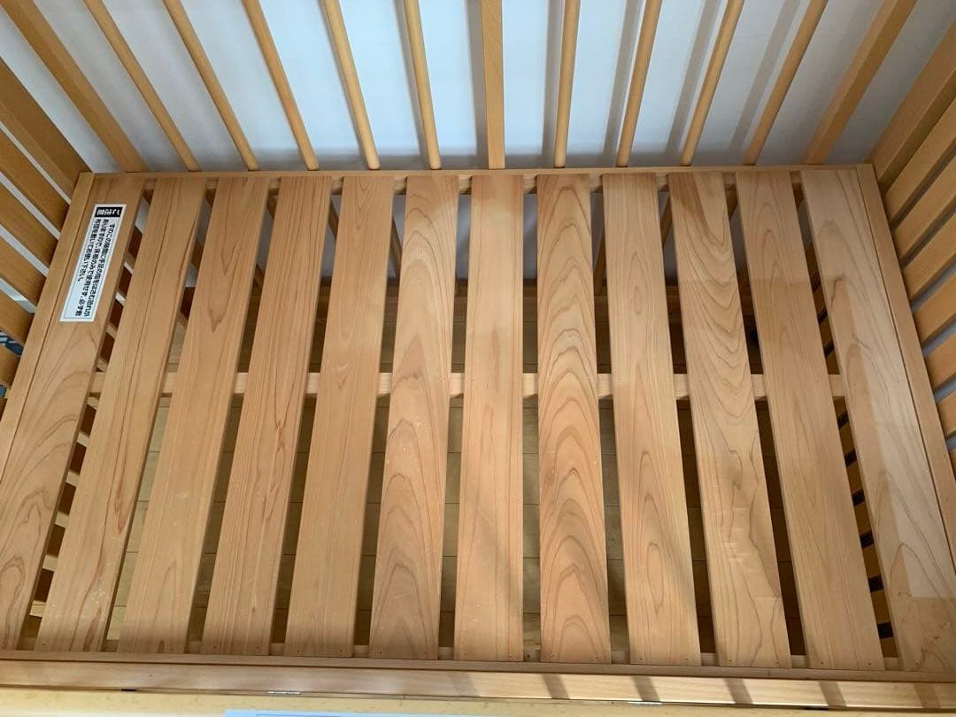 値下げ！MIKI HOUSE 木製ベビーベッド キャスター付き　すのこ床板