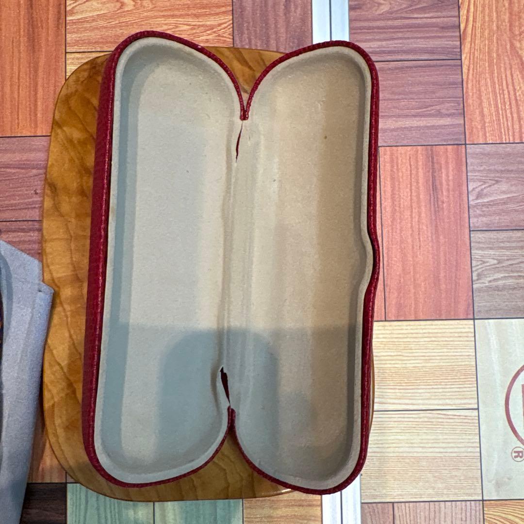 貴重品　イタリア製　眼鏡ケース　革製　お洒落　小ぶり