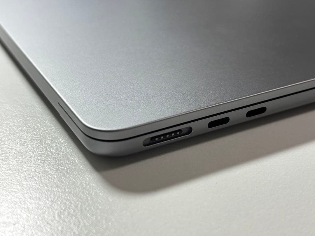 Apple MacBook 13.6インチ スペースグレー