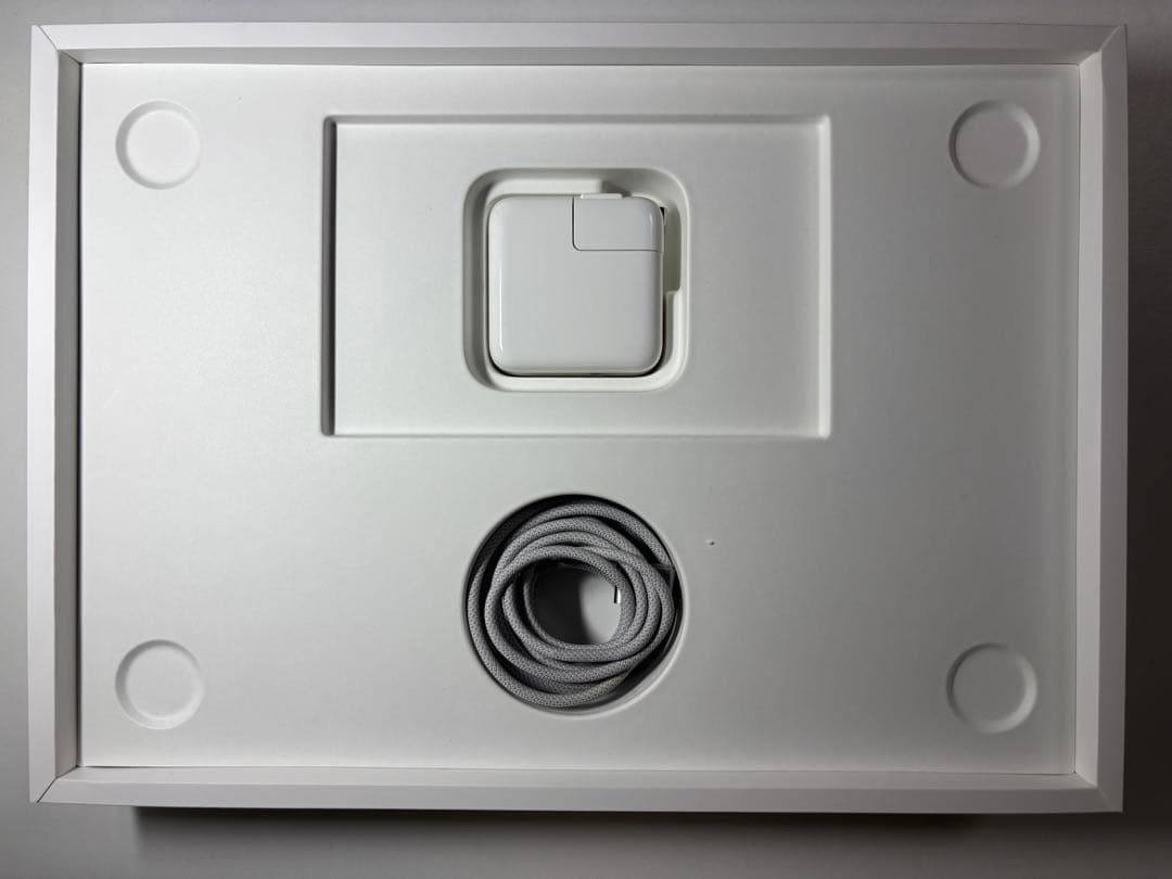 Apple MacBook 13.6インチ スペースグレー