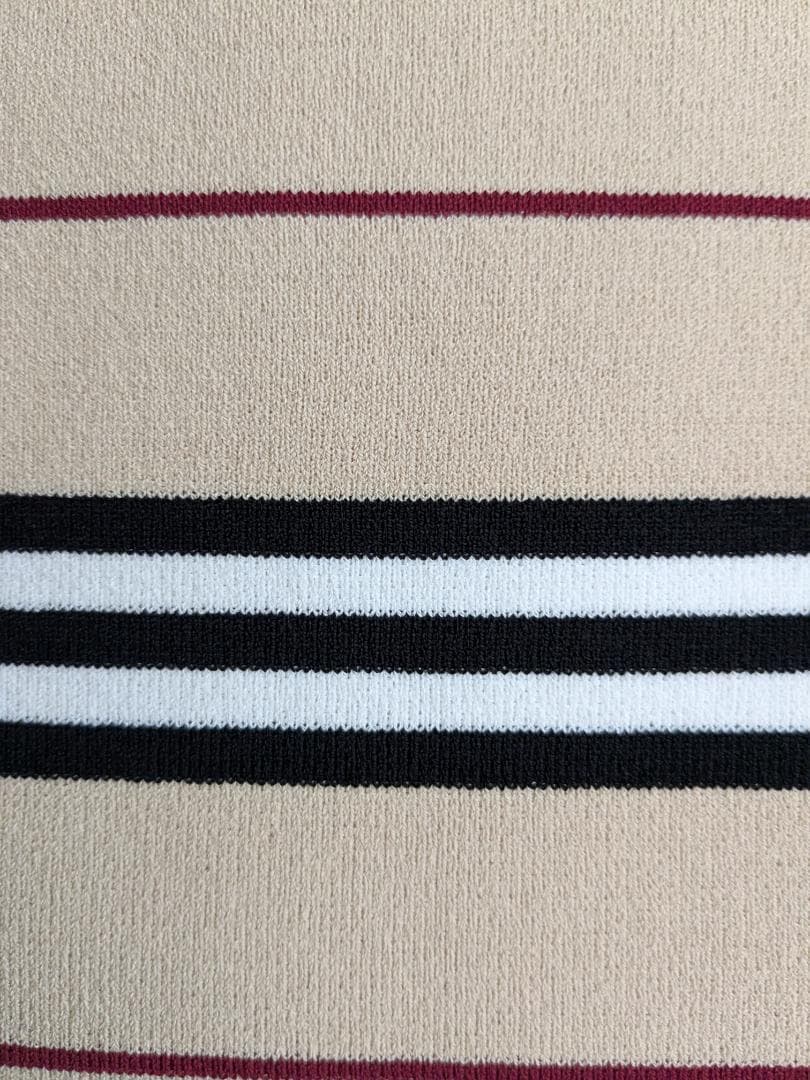 【美品】バーバリー　オフショルダートップ