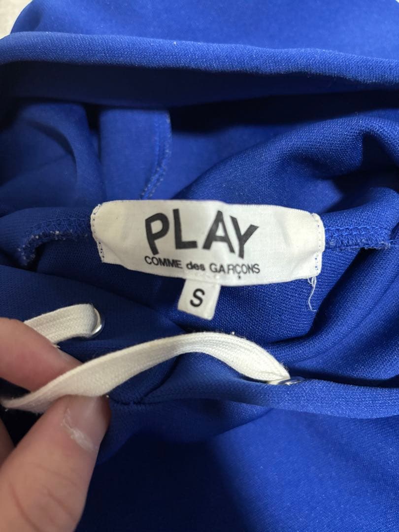 COMME des GARÇONS PLAY 青 ハート刺繍 パーカー S