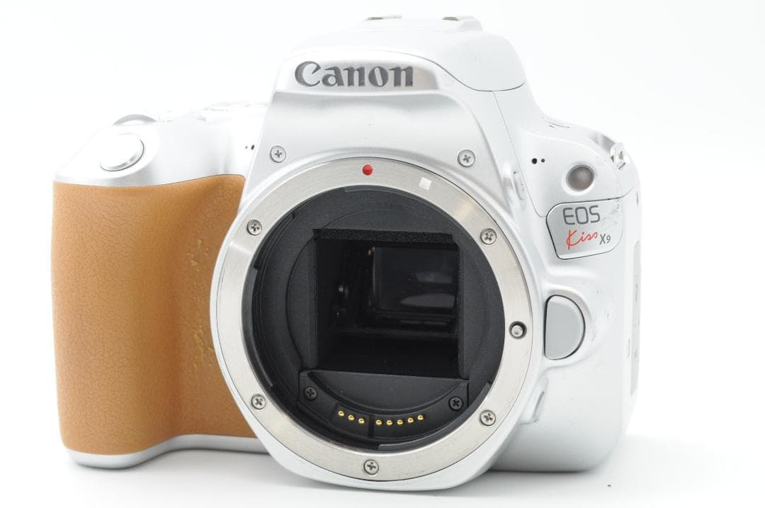 ☆超美品④☆春の大SALE☆ Canon EOS Kiss x9 ダブルレンズ