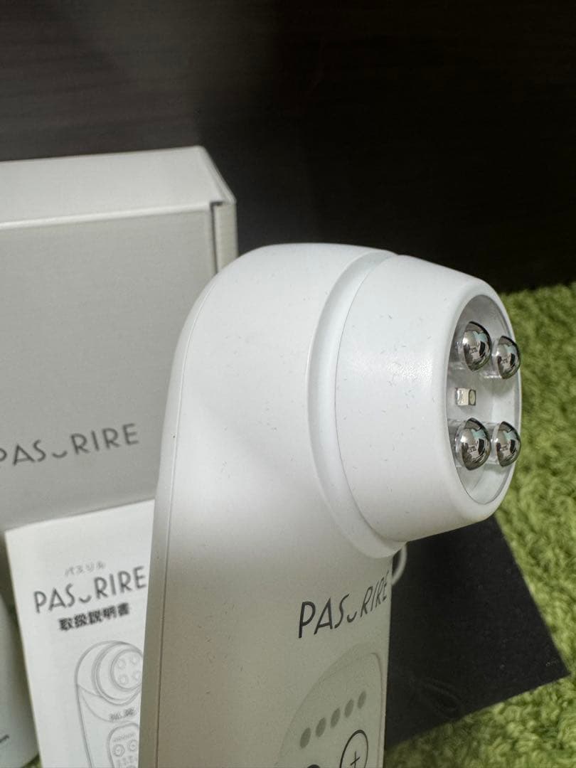 パスリル　PASRIRE 美顔器　　クリアリングウォーター（美容液）付き