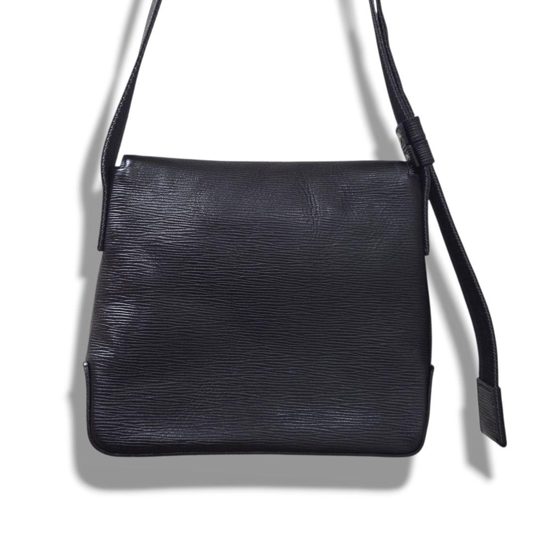 【極美品】aniary アニアリ　ウェーブレザー　ショルダーバッグ　ブラック