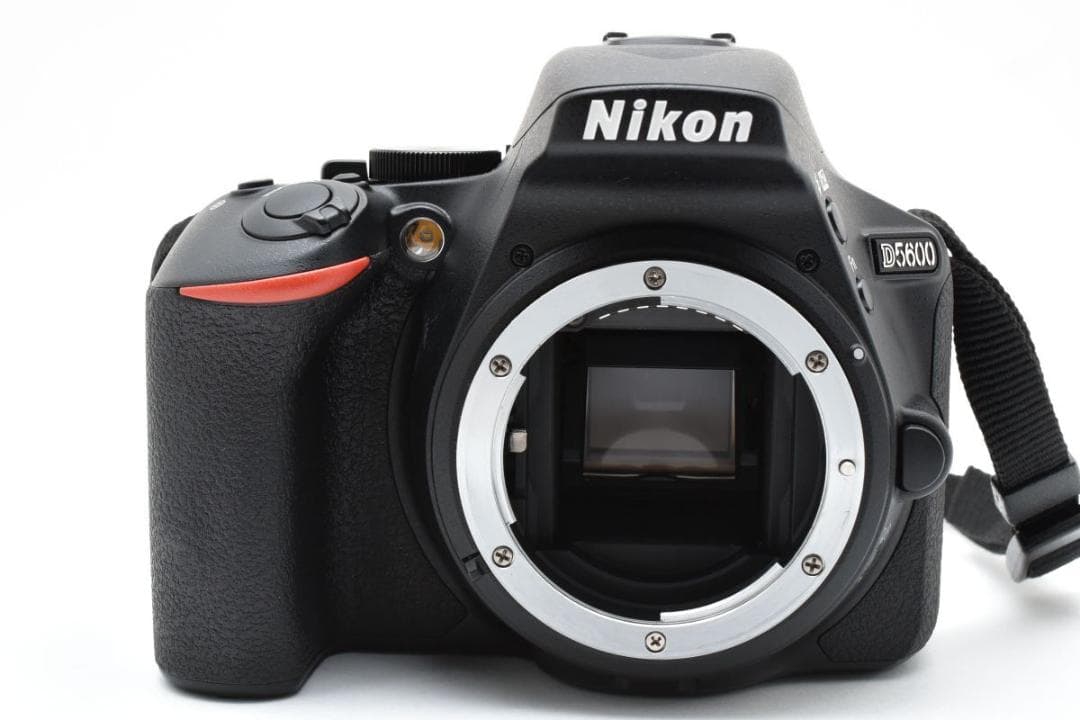 超美品　863ショット　ニコン D5600 ダブルズーム/SD64/フィルム