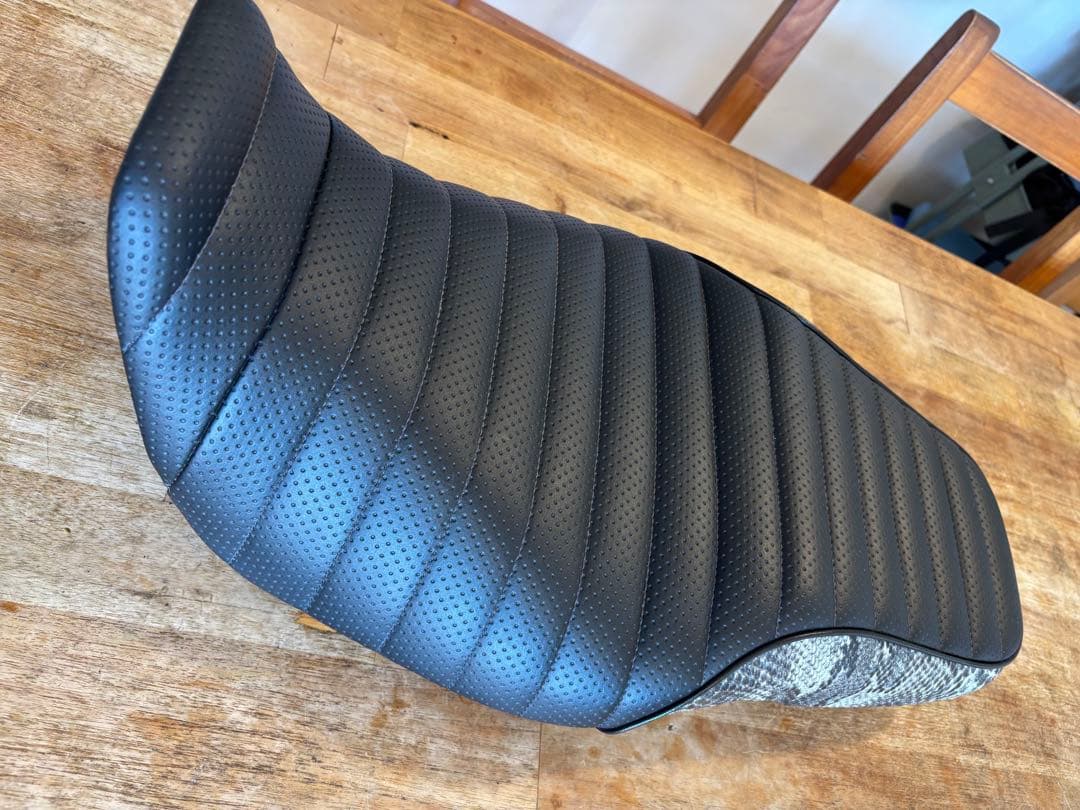 ホンダ　グロム　タックロール　ヘビ柄　純正シート GROM MSX jc61