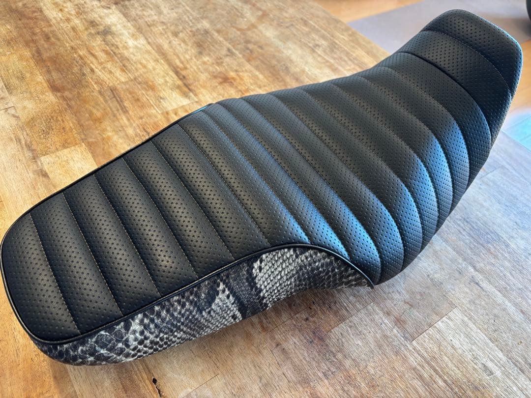 ホンダ　グロム　タックロール　ヘビ柄　純正シート GROM MSX jc61