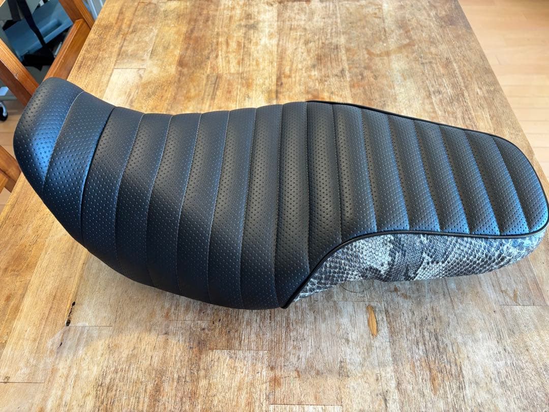 ホンダ　グロム　タックロール　ヘビ柄　純正シート GROM MSX jc61