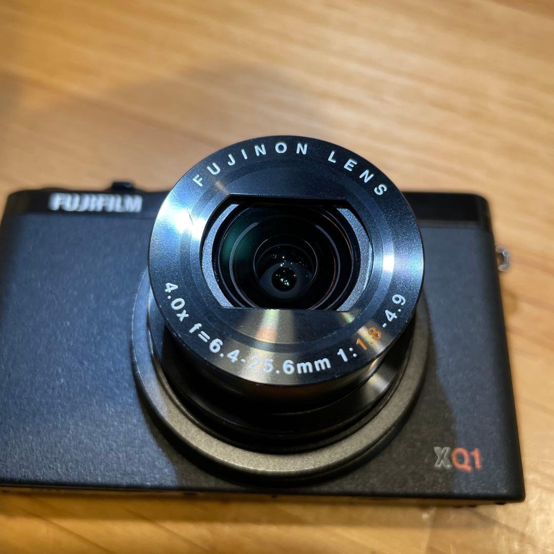 FUJIFILM XQ1 コンデジ