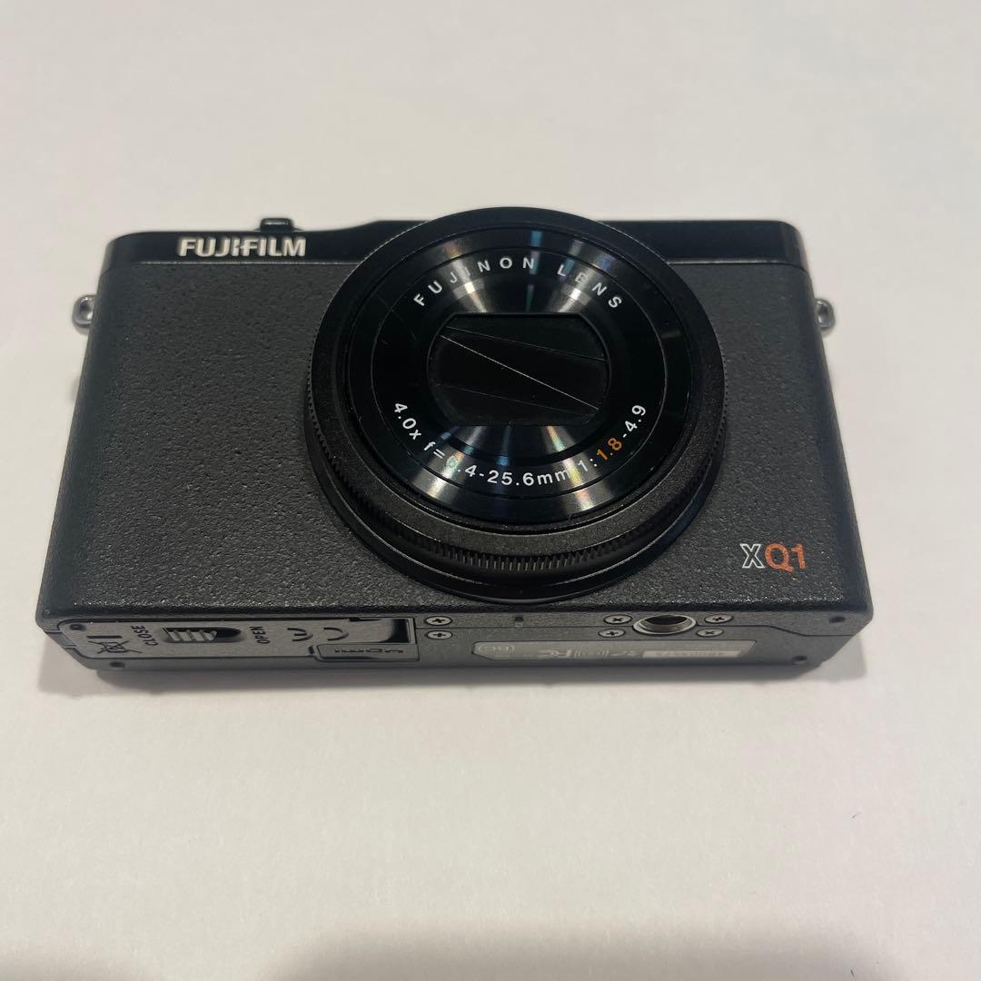 FUJIFILM XQ1 コンデジ
